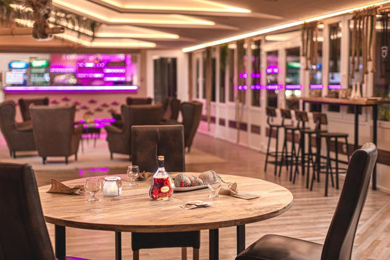 Martoni Resort & Restaurant Szigetszentmárton エクステリア 写真